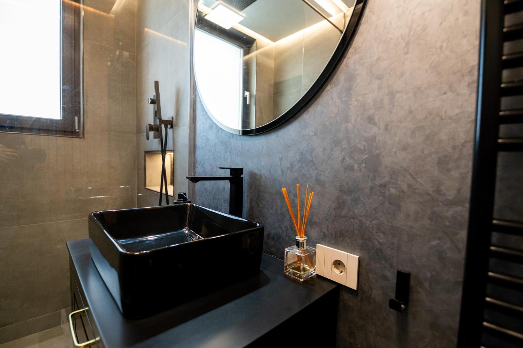 The Penthouse Vaslui Exterior foto